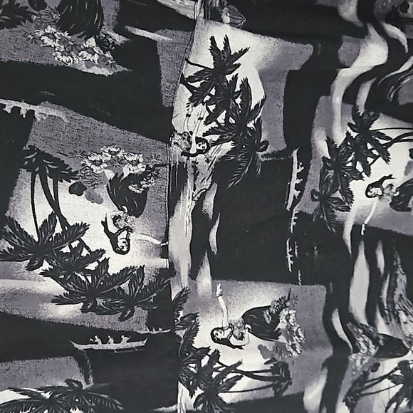 Men's Hawaiian Shirt - Picture 4 of 4